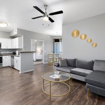 Luxury Mountain View 2Br With Balcony Located In Scottsdale Apartment Exterior photo