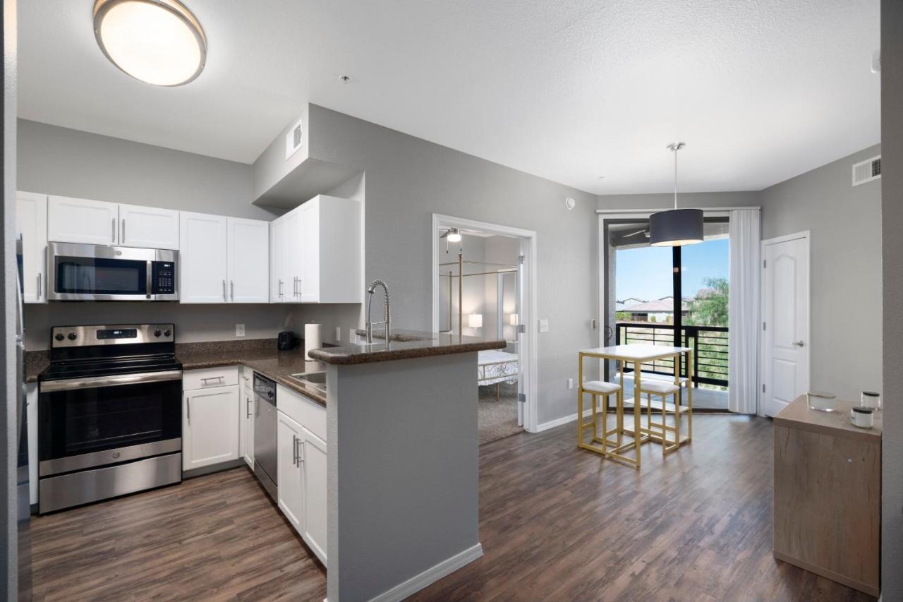 Luxury Mountain View 2Br With Balcony Located In Scottsdale Apartment Exterior photo