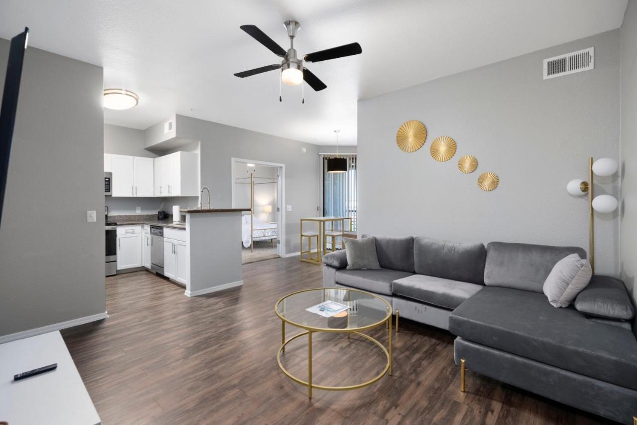 Luxury Mountain View 2Br With Balcony Located In Scottsdale Apartment Exterior photo