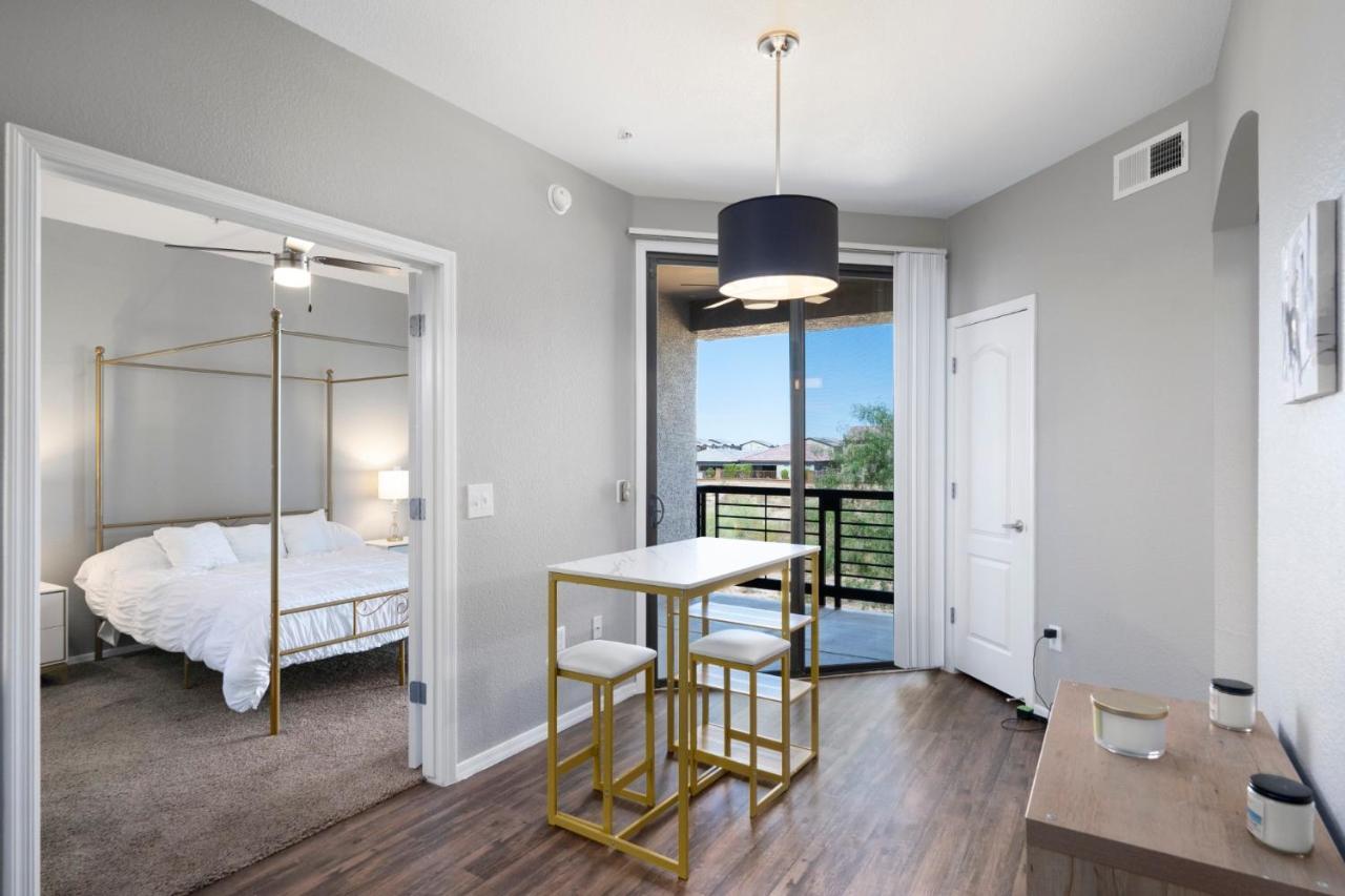 Luxury Mountain View 2Br With Balcony Located In Scottsdale Apartment Exterior photo